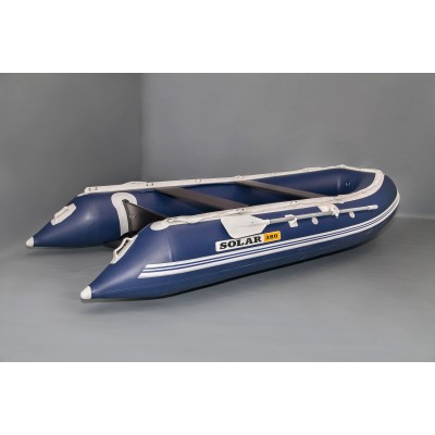 Надувная 4-ёх местная ПВХ лодка Солар Максима 380 килевая с транцем Надувная 4-ёх местная ПВХ лодка Солар Максима 380 килевая с транцем