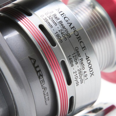 Безынерционная катушка Daiwa MegaForce 4000 X Безынерционная катушка Daiwa MegaForce 4000 X