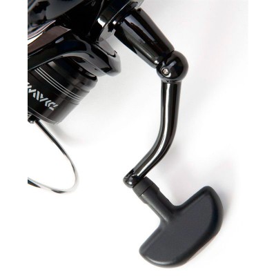 Безынерционная катушка Daiwa Black Widow BR 5000A с байтраннером Безынерционная катушка Daiwa Black Widow BR 5000A с байтраннером